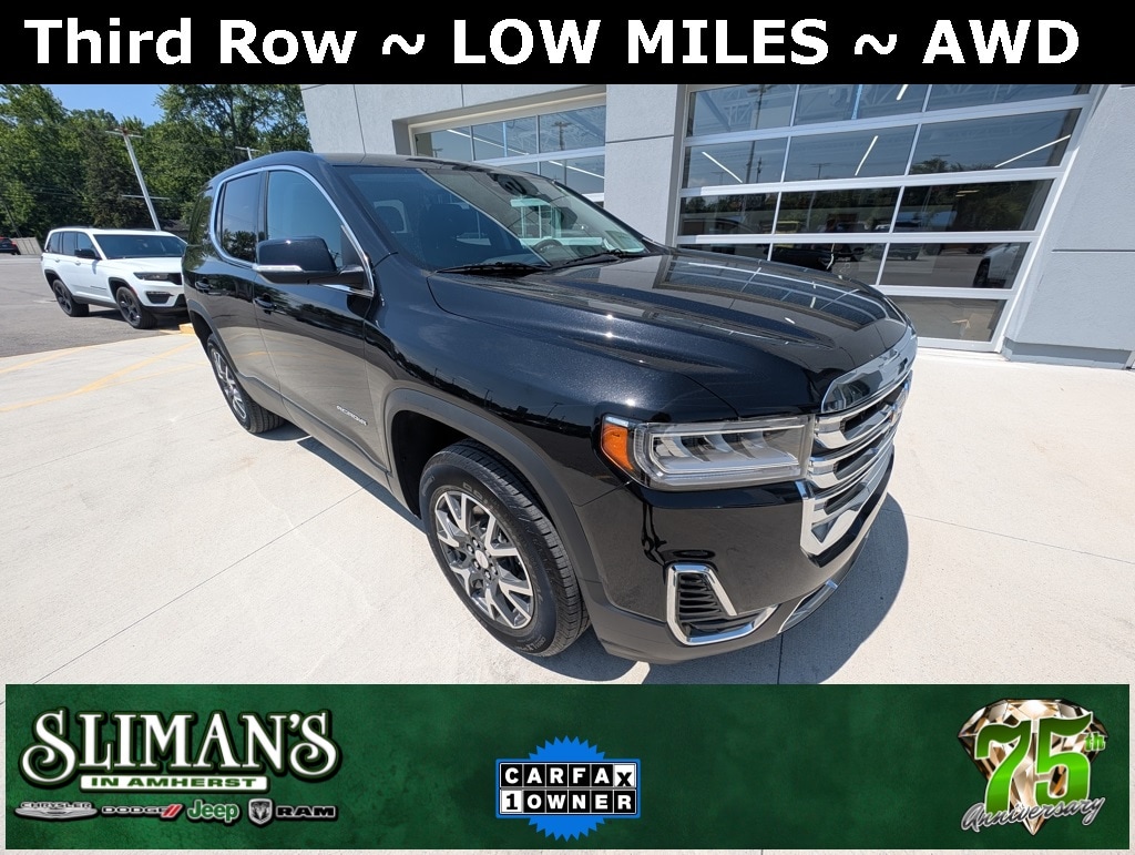 2023 GMC Acadia SLE's photo