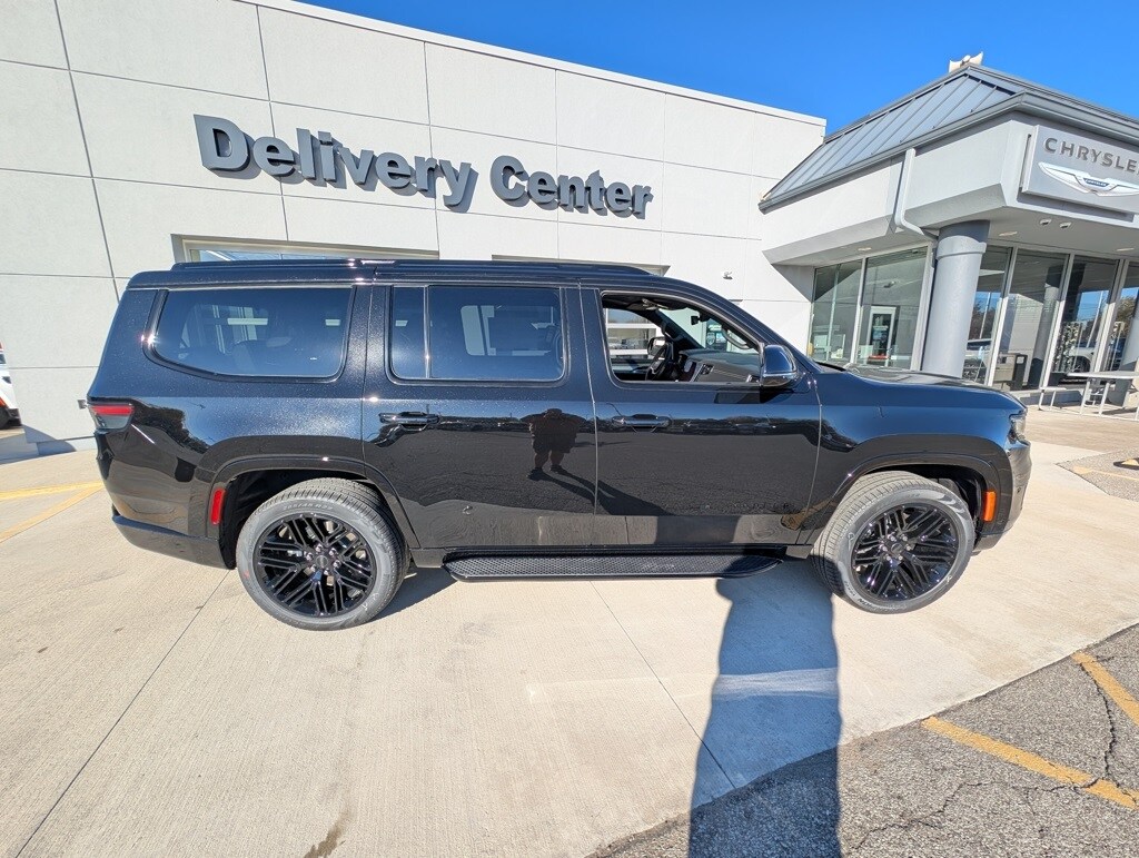 2025 Jeep Wagoneer Carbide photo 4