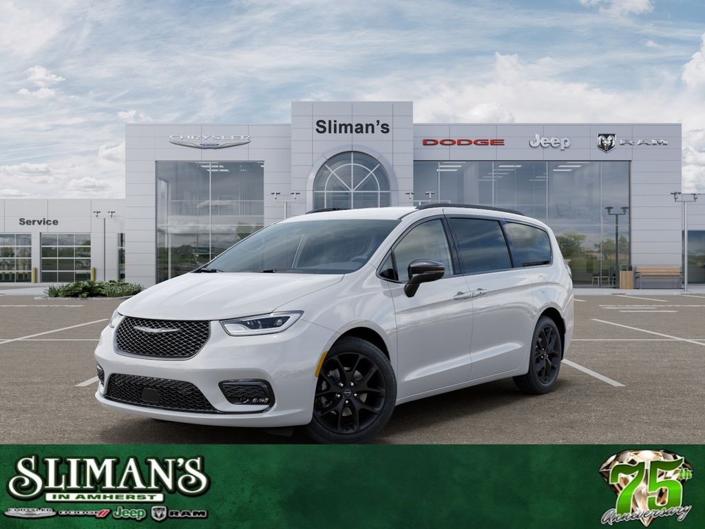 2026 Chrysler Pacifica Passenger Van 