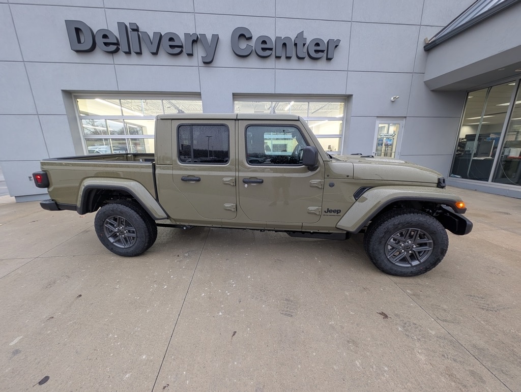 New 2026 Jeep Gladiator SPORT S 4X4 Pickup