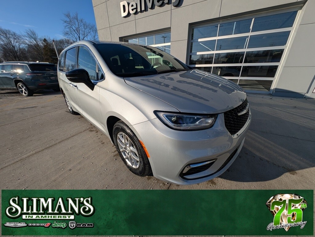 New 2026 Chrysler Pacifica SELECT Passenger Van