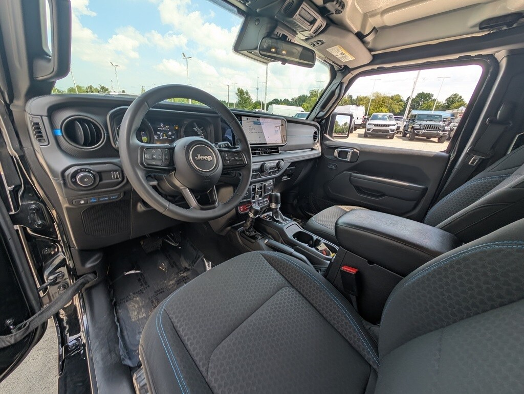 2024 Jeep Wrangler Rubicon 4xe photo 2