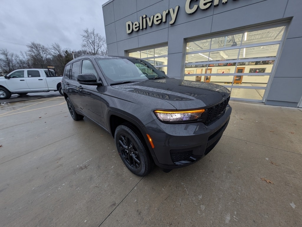 2025 Jeep Grand Cherokee L Altitude's photo