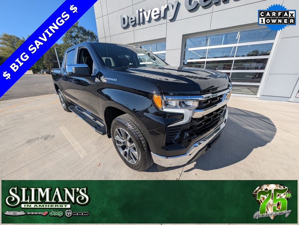 2024 Chevrolet Silverado 1500 LT's photo