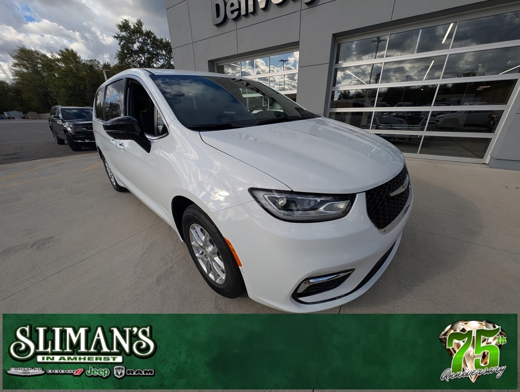 New 2026 Chrysler Pacifica SELECT Passenger Van