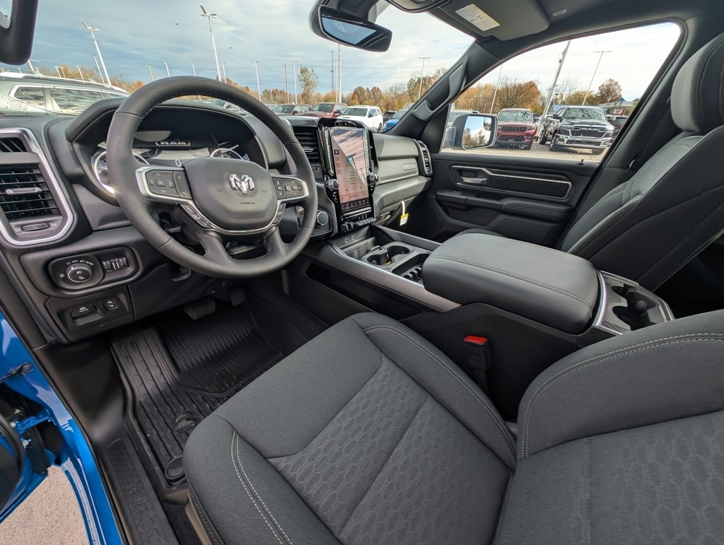 New 2026 Ram 1500 BIG HORN CREW CAB 4X4 5'7 BOX Pickup