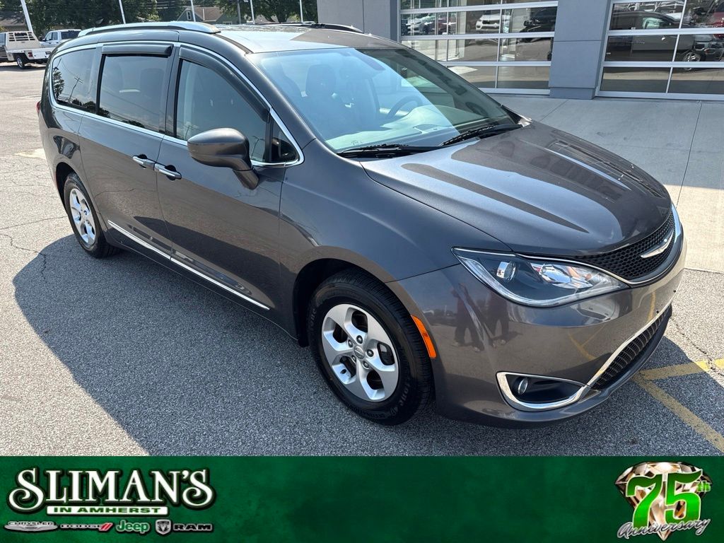 2017 Chrysler Pacifica Minivan/Van 