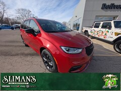 2026 Chrysler Pacifica LIMITED AWD Passenger Van