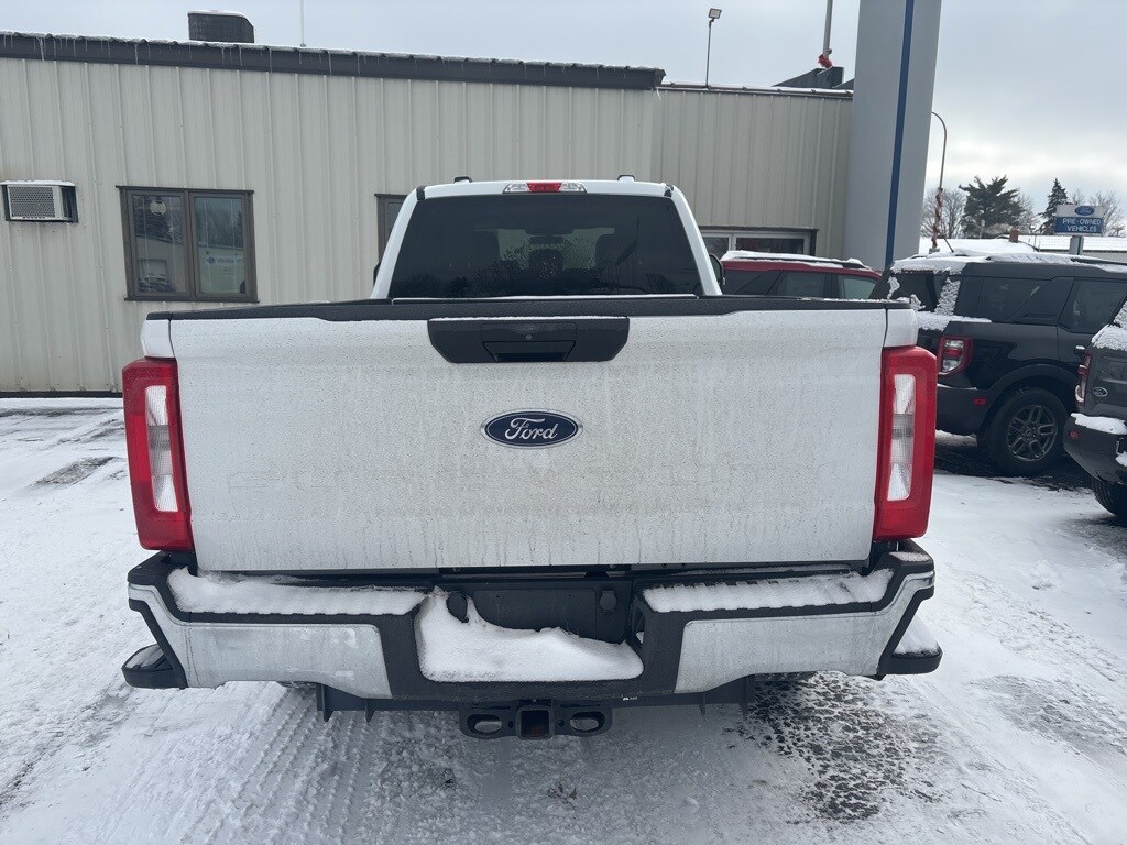 2024 Ford F-250 photo 3