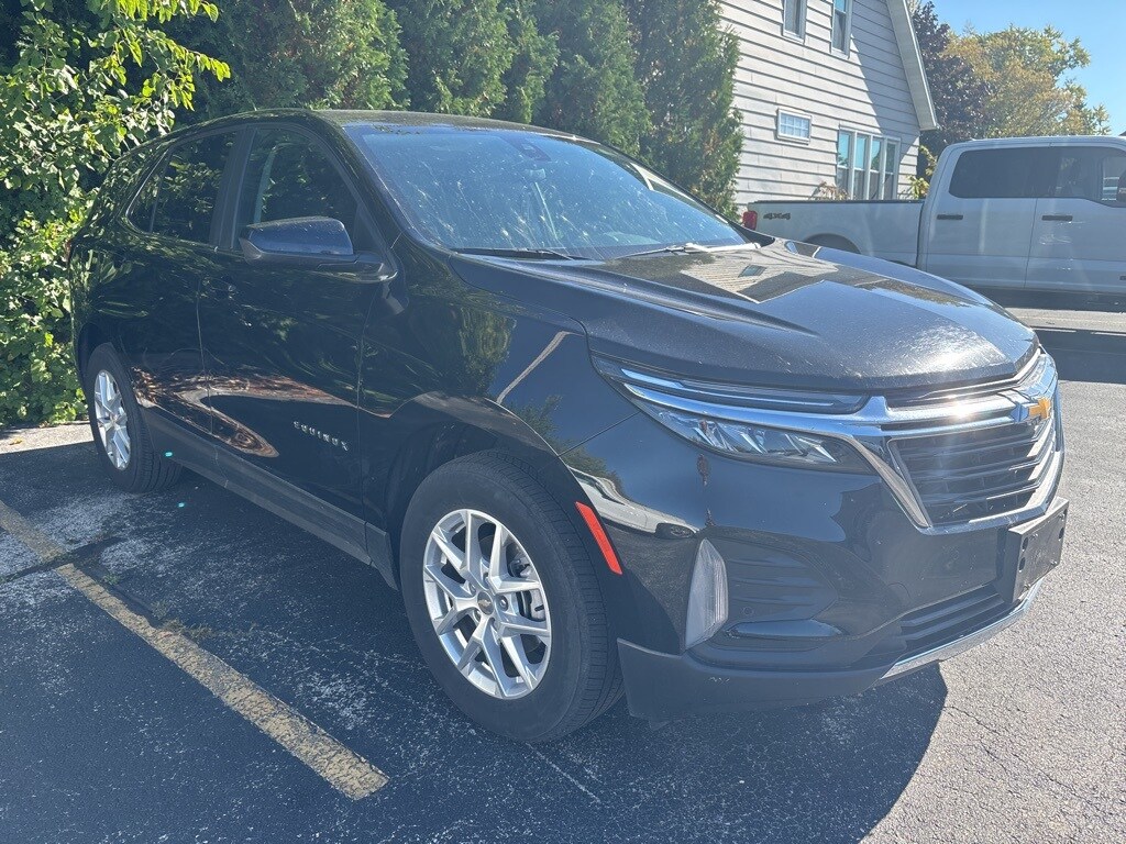 2024 Chevrolet Equinox LT photo 3