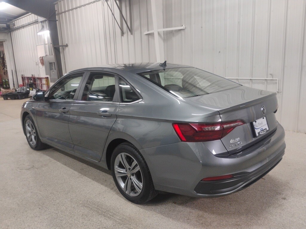 Used 2024 Volkswagen Jetta 1.5T SE Sedan