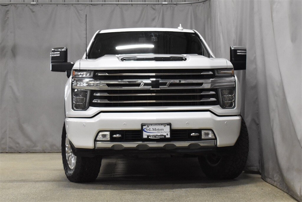 2022 Chevrolet Silverado 2500HD High Country photo 3