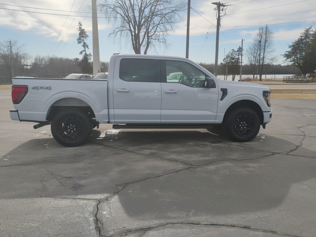 2025 Ford F-150 XLT photo 4