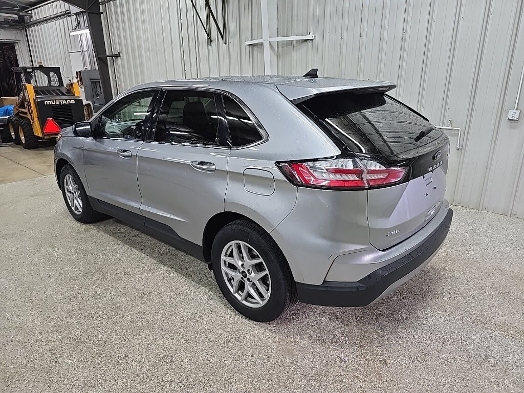 2024 Ford Edge SEL photo 4