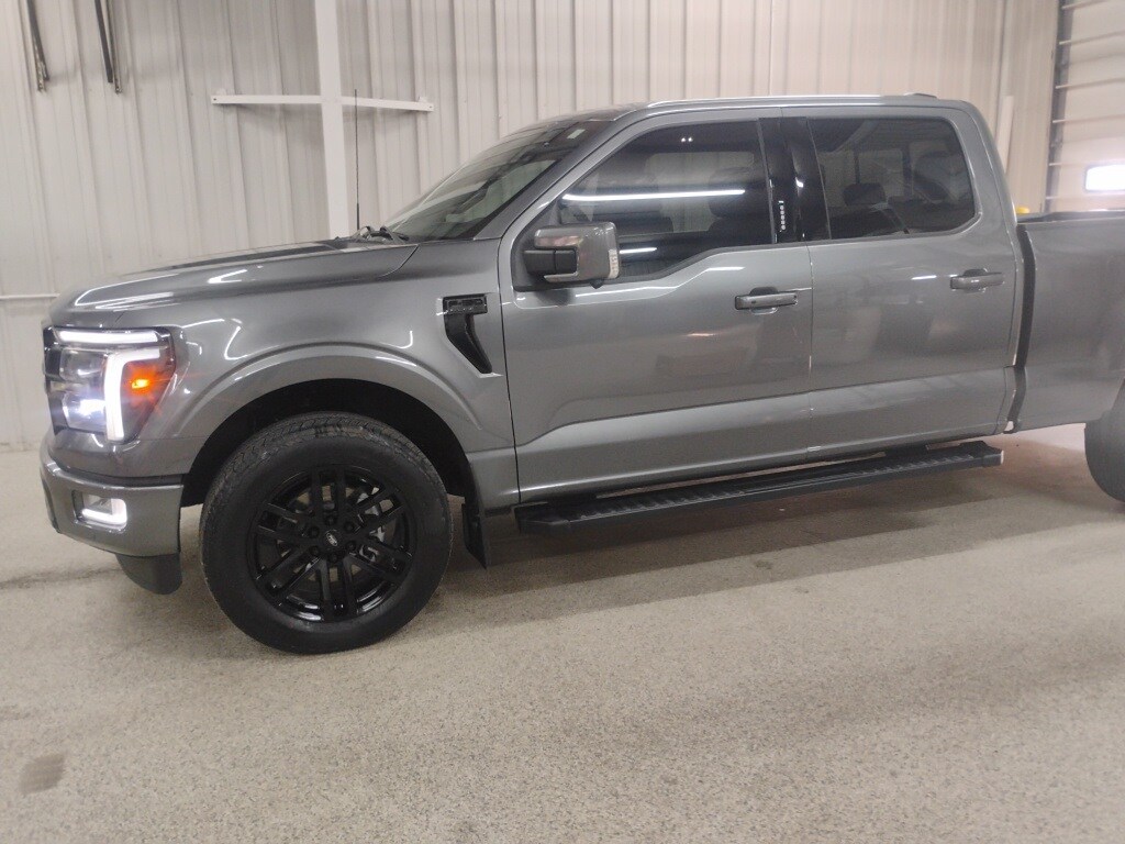 2024 Ford F-150 Lariat photo 2