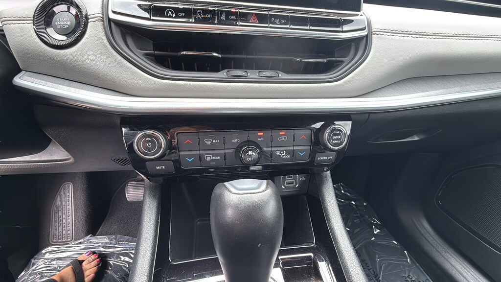 2025 Jeep Compass Limited - Photo 28
