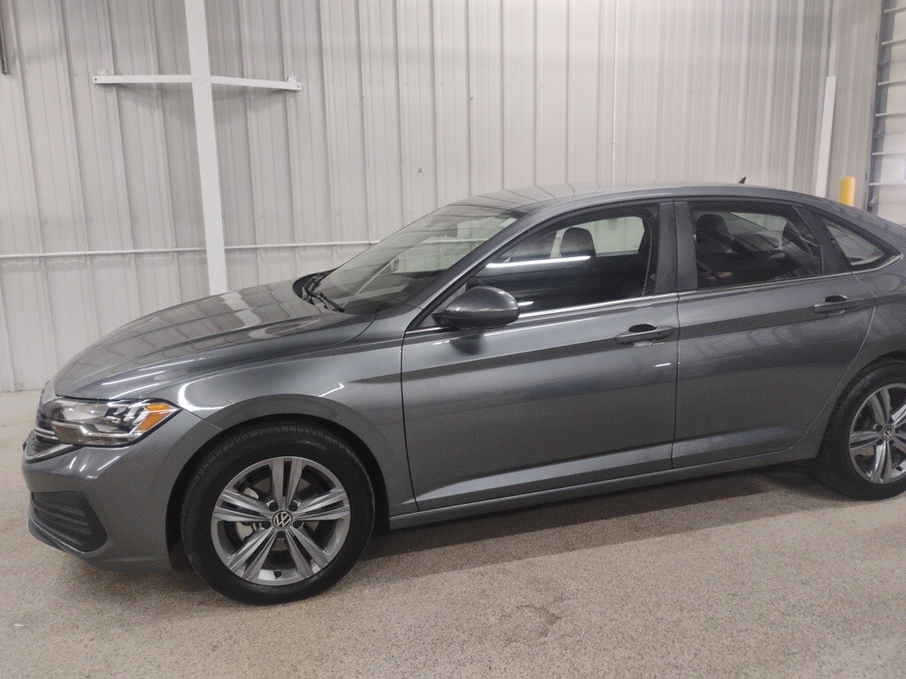 Used 2024 Volkswagen Jetta 1.5T SE Sedan
