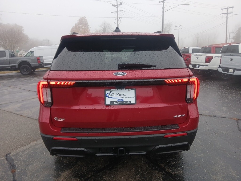 2026 Ford Explorer ST-Line photo 3