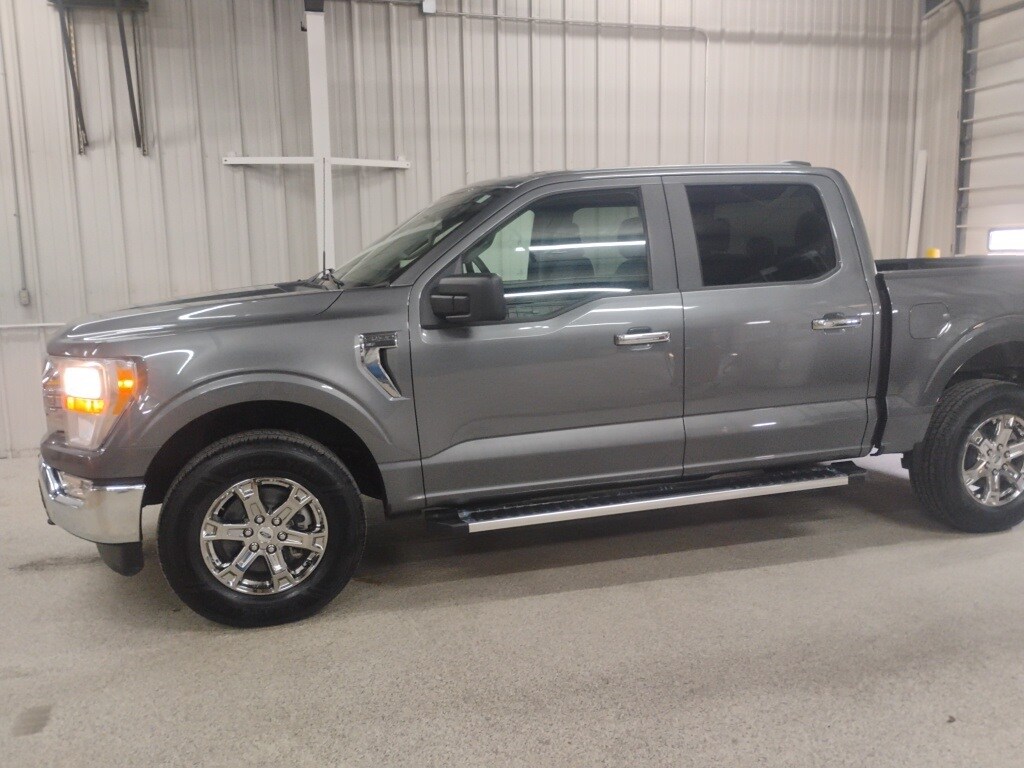 2023 Ford F-150 XLT photo 2