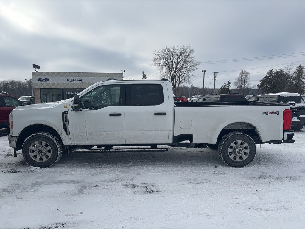 2024 Ford F-250 photo 2