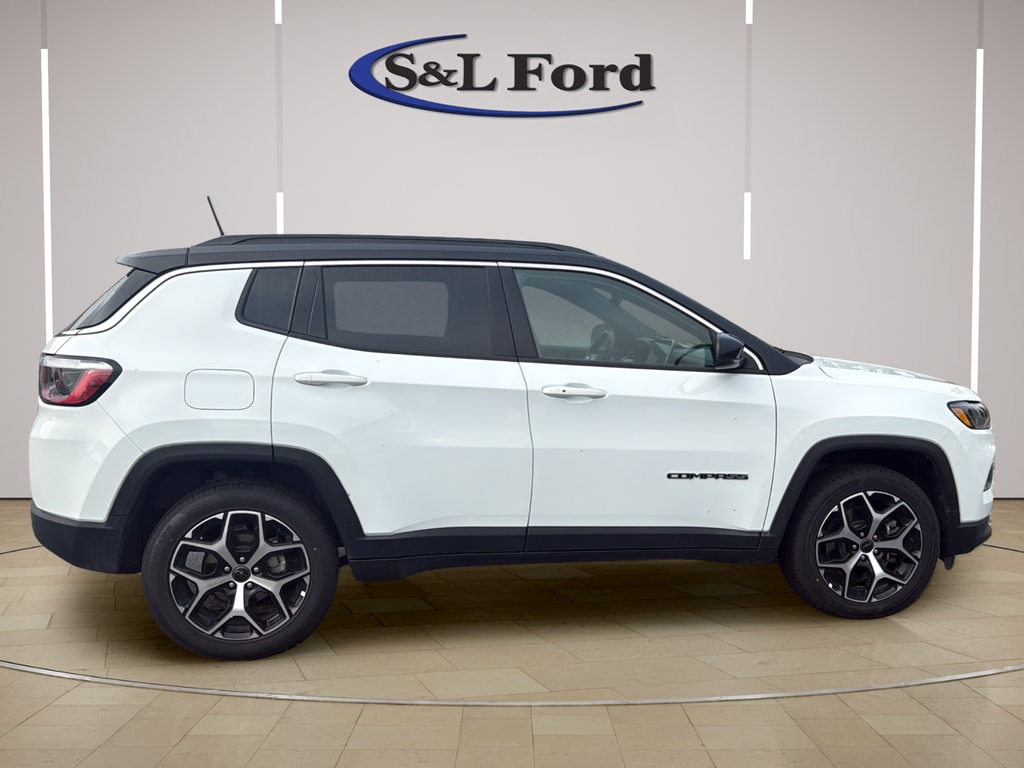 2025 Jeep Compass Limited - Photo 9