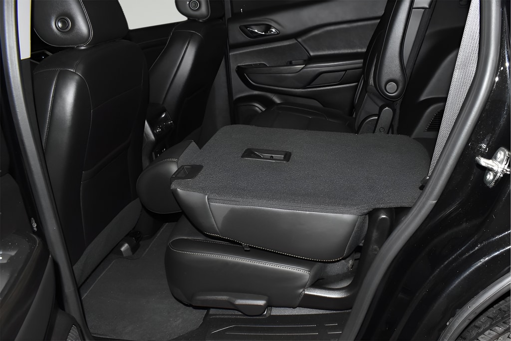 2023 GMC Acadia SLT - Photo 28