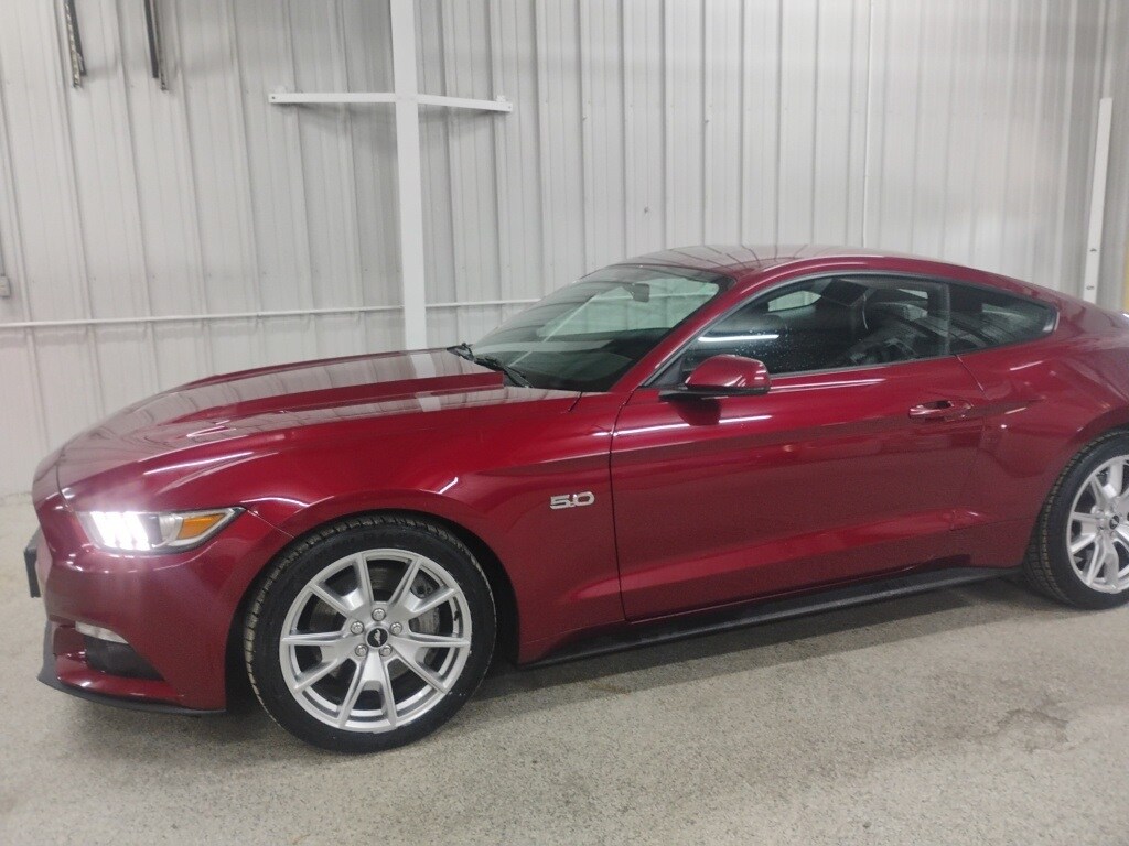 2015 Ford Mustang GT Premium photo 2