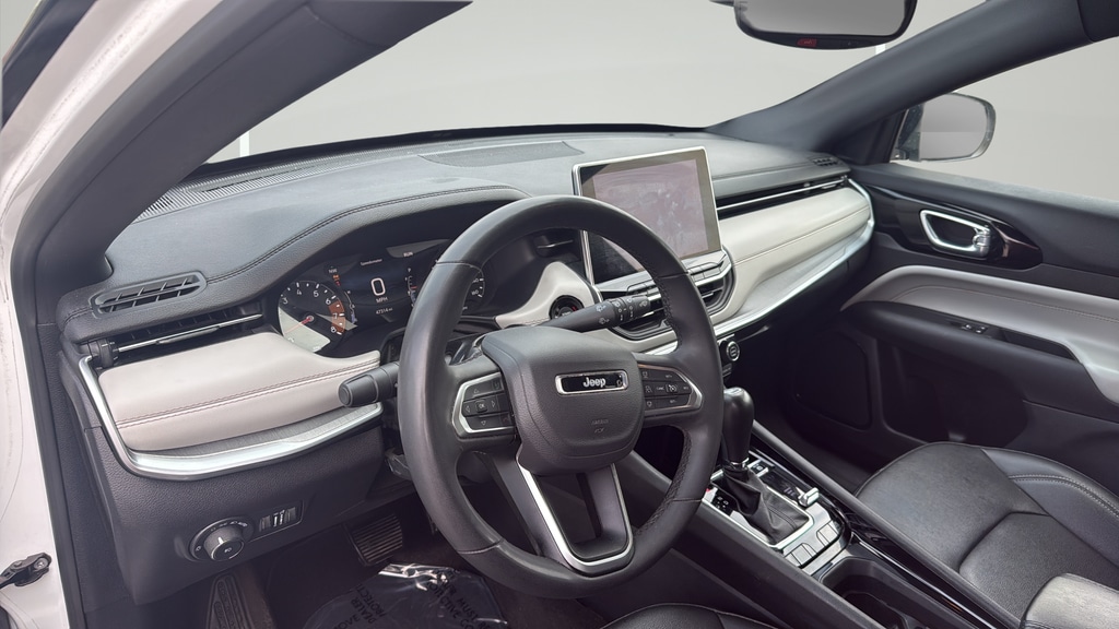 2025 Jeep Compass Limited - Photo 13