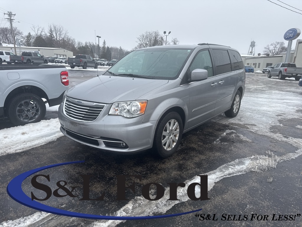 2016 Chrysler Town & Country Touring