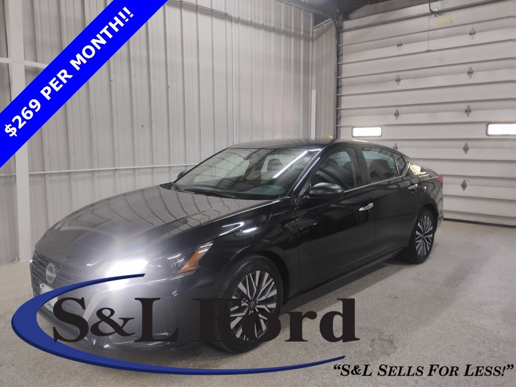 Used 2024 Nissan Altima 2.5 SV Sedan