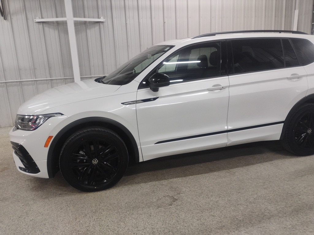 Used 2022 Volkswagen Tiguan 2.0T SE R-Line Black SUV