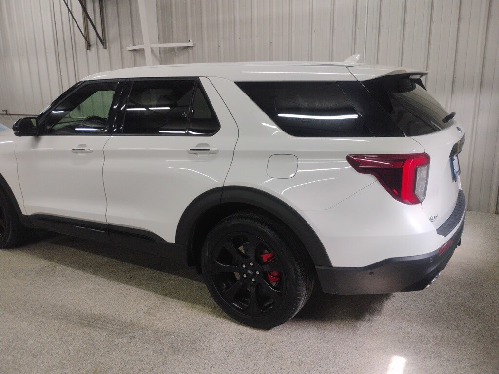 2021 Ford Explorer ST photo 2