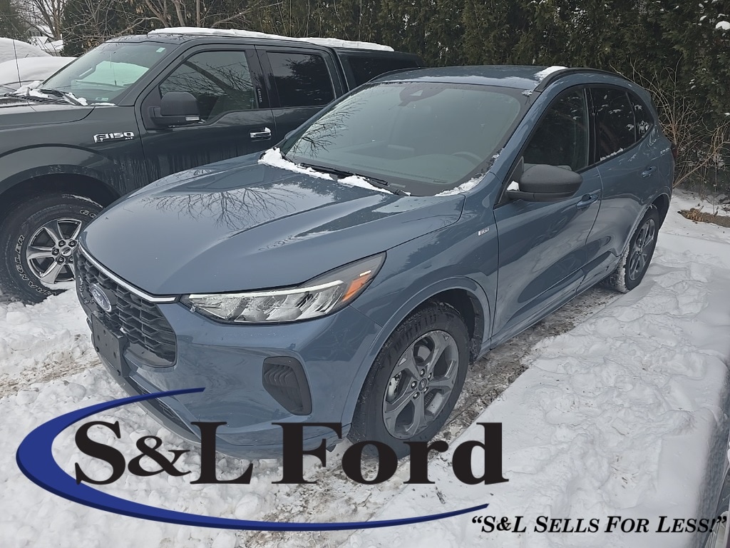 2024 Ford Escape ST-Line's photo