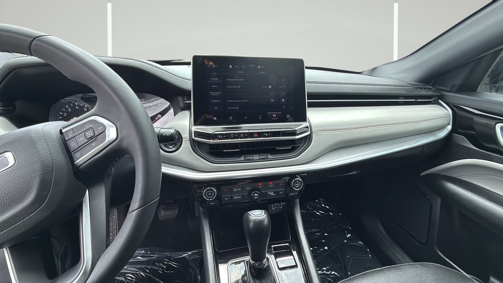 2025 Jeep Compass Limited - Photo 24