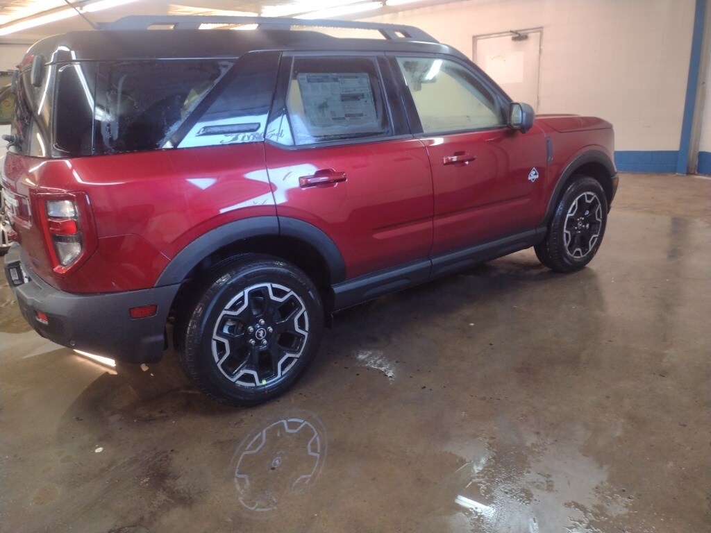 2025 Ford Bronco Sport Outer Banks photo 4