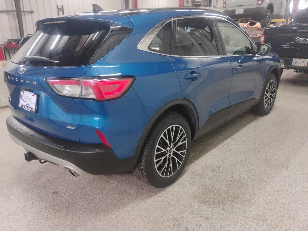 2022 Ford Escape Titanium photo 4