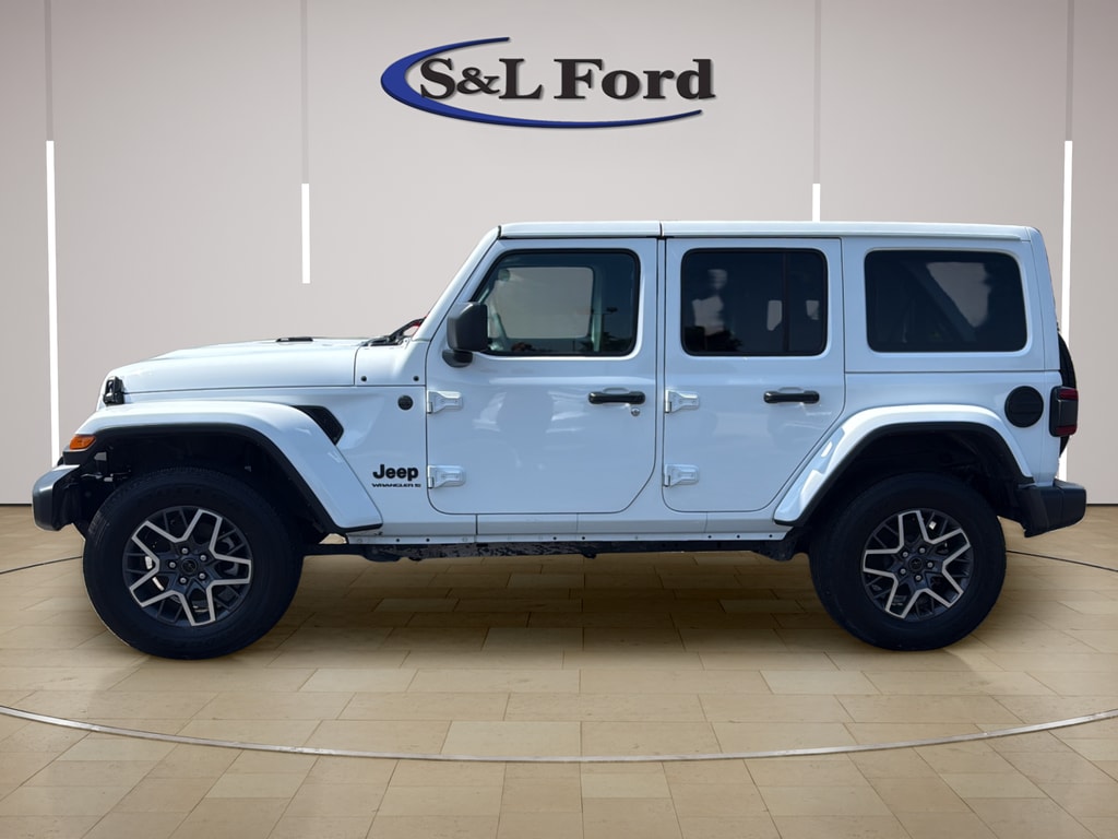 Used 2025 Jeep Wrangler Sahara SUV