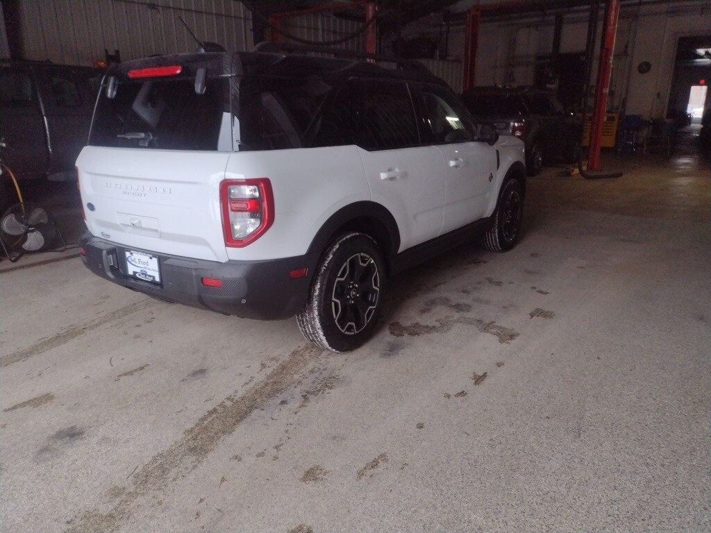 2025 Ford Bronco Sport Outer Banks photo 3