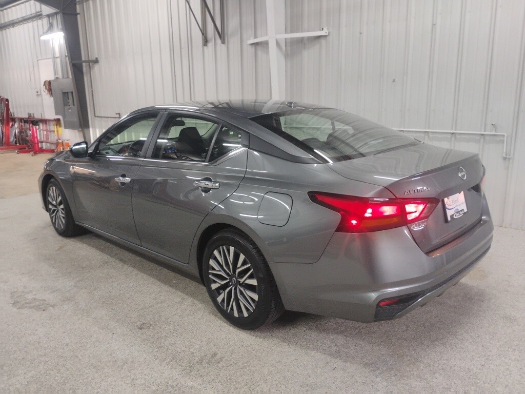 2024 Nissan Altima 2.5 SV photo 3