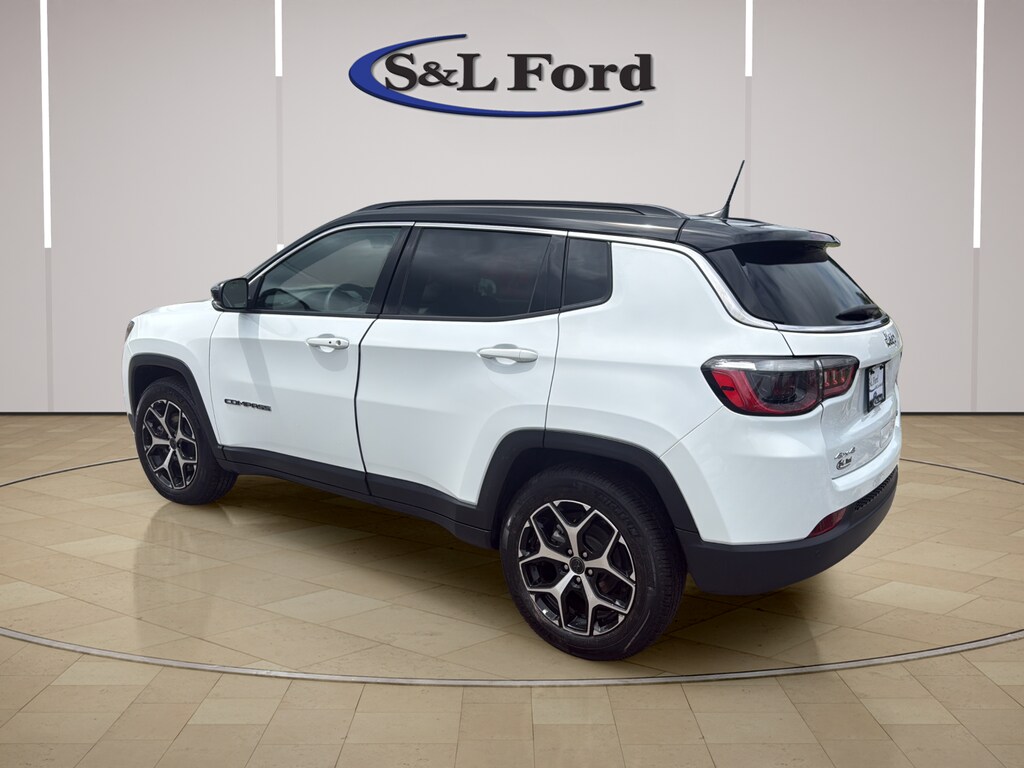 2025 Jeep Compass Limited - Photo 4