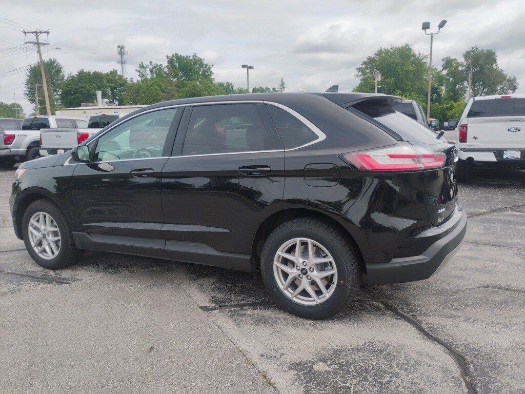 2024 Ford Edge SEL photo 3