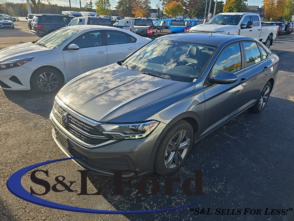 Used 2024 Volkswagen Jetta 1.5T SE Sedan
