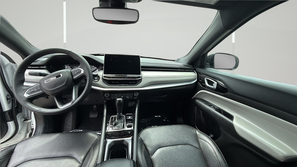 2025 Jeep Compass Limited - Photo 16