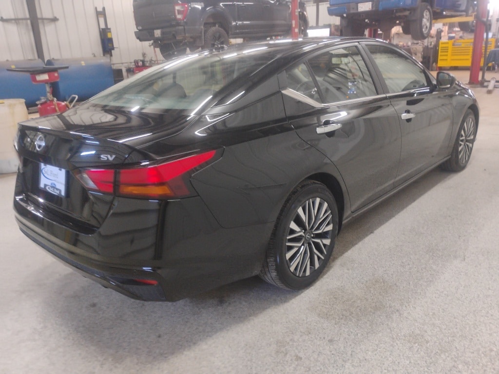 Used 2024 Nissan Altima 2.5 SV Sedan