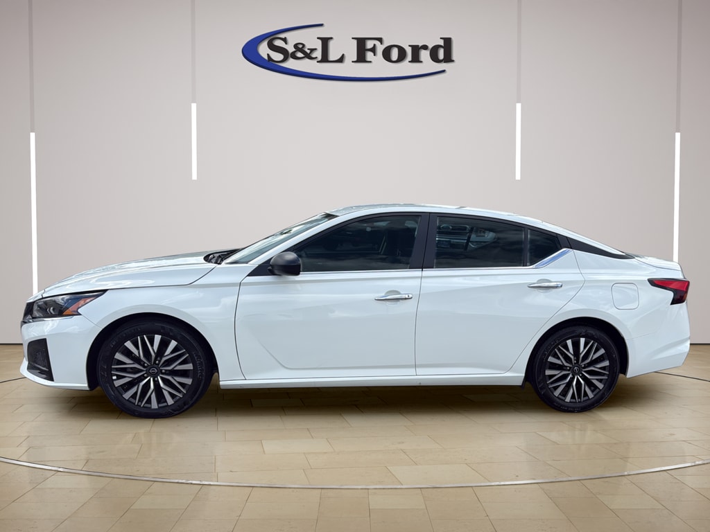 Used 2025 Nissan Altima SV Sedan