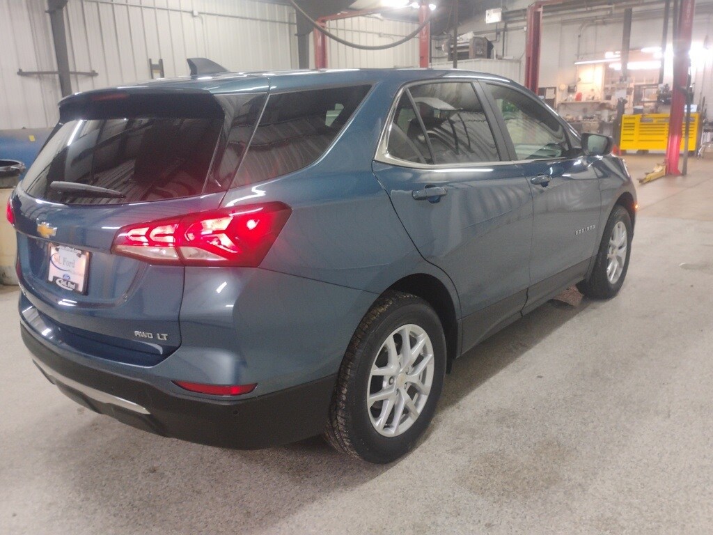 2024 Chevrolet Equinox LT photo 4