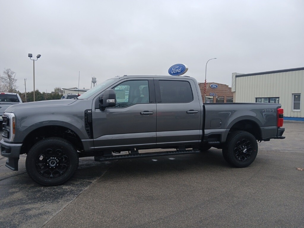 2026 Ford F-250 XLT photo 2