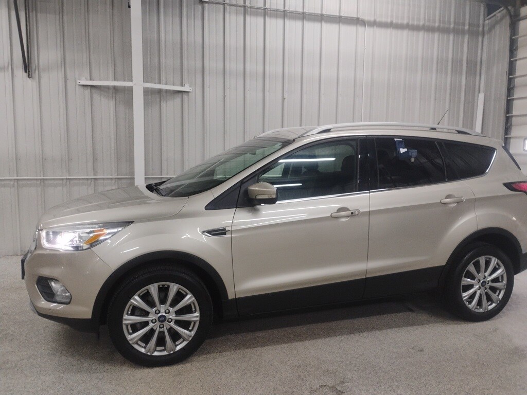 2018 Ford Escape Titanium photo 2