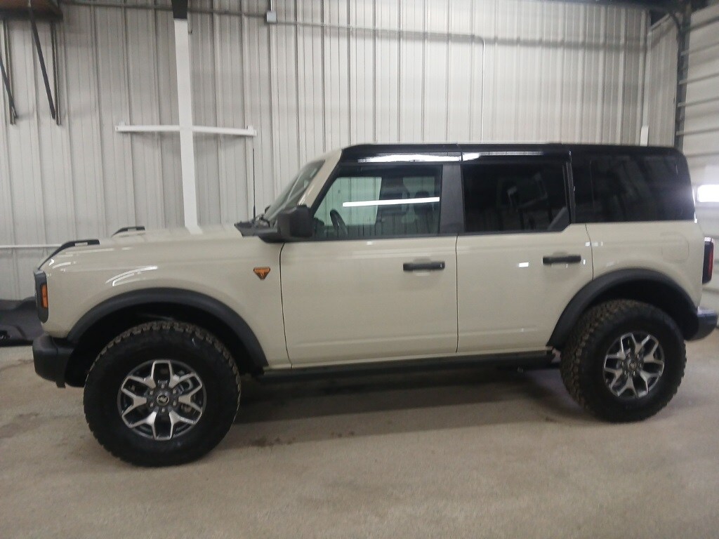 Certified 2025 Ford Bronco Badlands SUV