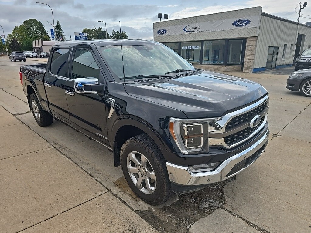 2023 Ford F-150 XLT photo 2